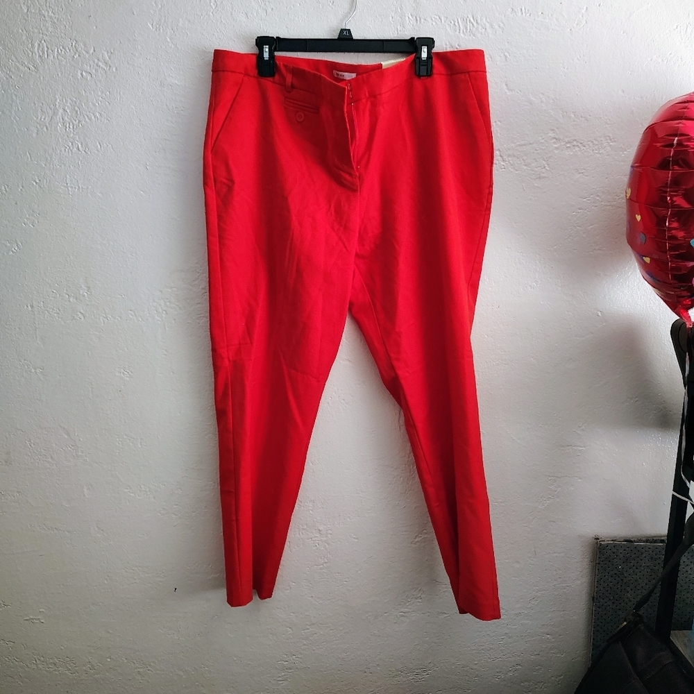 Red ♥️ Pants Size 18 plus crop business casual capri office style bright color